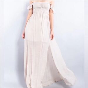 Aakaa Maxi Dress
